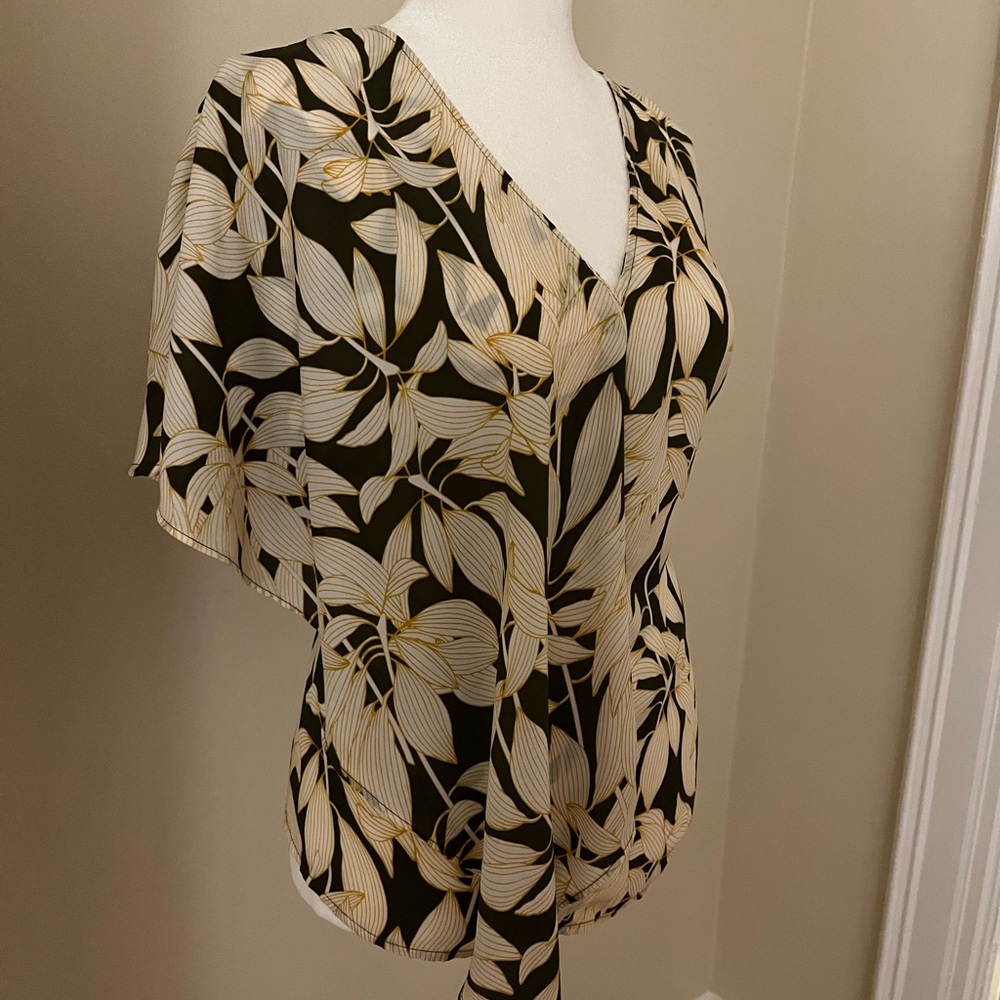 Elegant Green and Cream Floral Women's Top